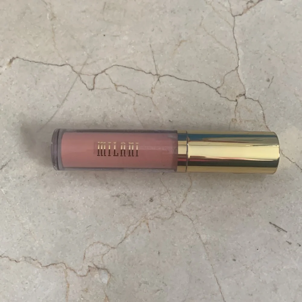 Milani nourishing lip plumper